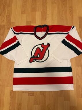 Vintage CCM Maska New Jersey Devils NHL Hockey Jersey Mens Large made in USA